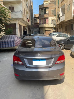 هيونداي اكسنت RB 2015 رمادي غامق أوتوماتيك مستعملة للبيع في الزقازيق