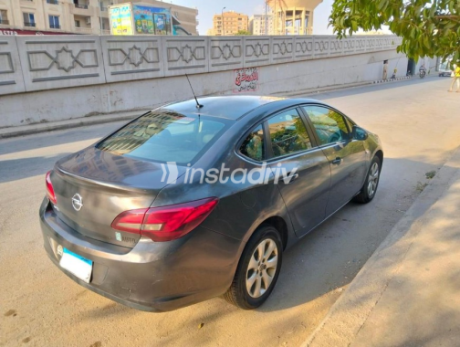 Opel Astra 2016 Gray Automatic Used for Sale in Cairo - 2
