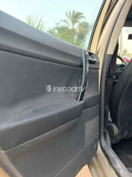 Volkswagen Polo 2003 Gold Automatic Used for Sale in Tanta - 6
