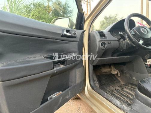 Volkswagen Polo 2003 Gold Automatic Used for Sale in Tanta - 7