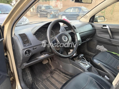 Volkswagen Polo 2003 Gold Automatic Used for Sale in Tanta - 8
