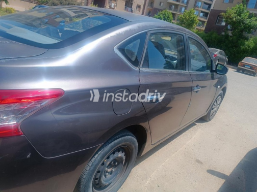 Nissan Sentra 2020 White Automatic Used for Sale in Cairo - 4