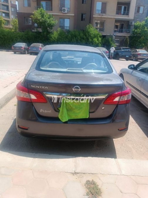 Nissan Sentra 2020 White Automatic Used for Sale in Cairo - 5