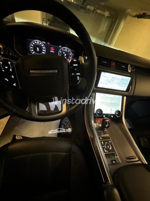 Land Rover Range Rover Sport 2020 Silver Automatic Used for Sale in Sheikh Zayed City - 2