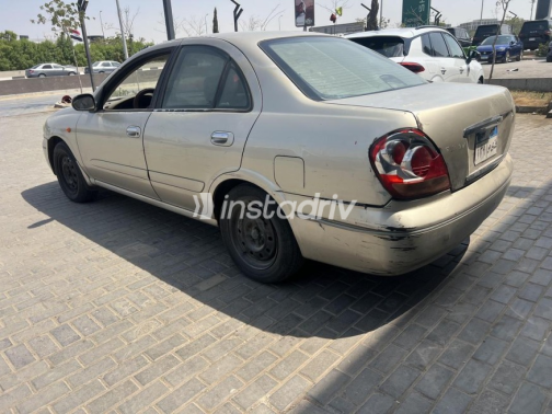 Nissan Sunny 2006 Gold Manual Used for Sale in Cairo - 4