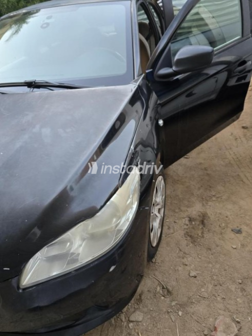 بيجو 301 2015 أسود أوتوماتيك مستعملة للبيع في الفيوم - 1