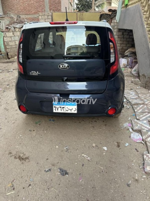 Kia Soul 2015 Dark Blue Automatic Used for Sale in Sharqia - 2