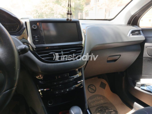 Peugeot 2008 2020 Gray Automatic Used for Sale in Maadi - 5