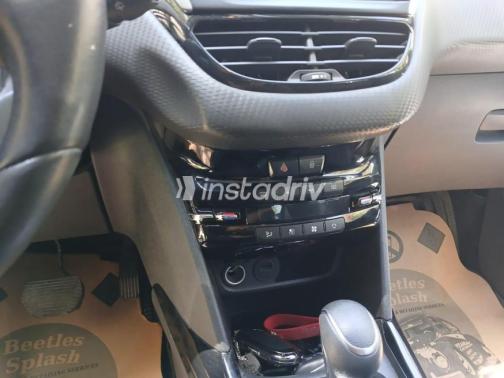 Peugeot 2008 2020 Gray Automatic Used for Sale in Maadi - 7