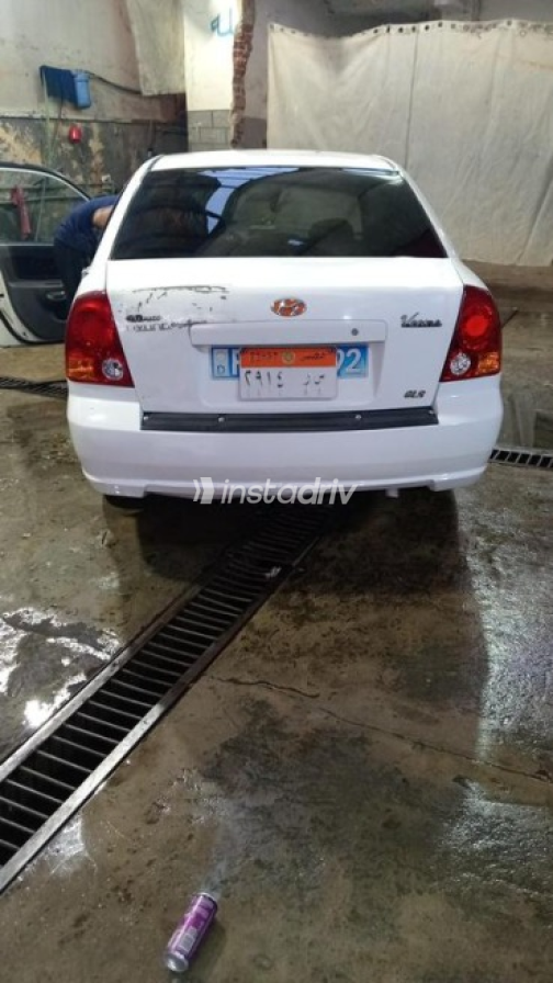 Hyundai Verna 2017 White Manual Used for Sale in Imbaba - 9