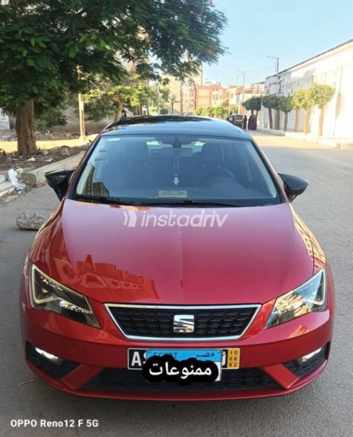 Seat Leon 2020 Burgundy Automatic Used for Sale in Damietta - 2