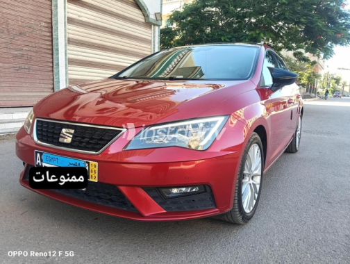 Seat Leon 2020 Burgundy Automatic Used for Sale in Damietta - 3