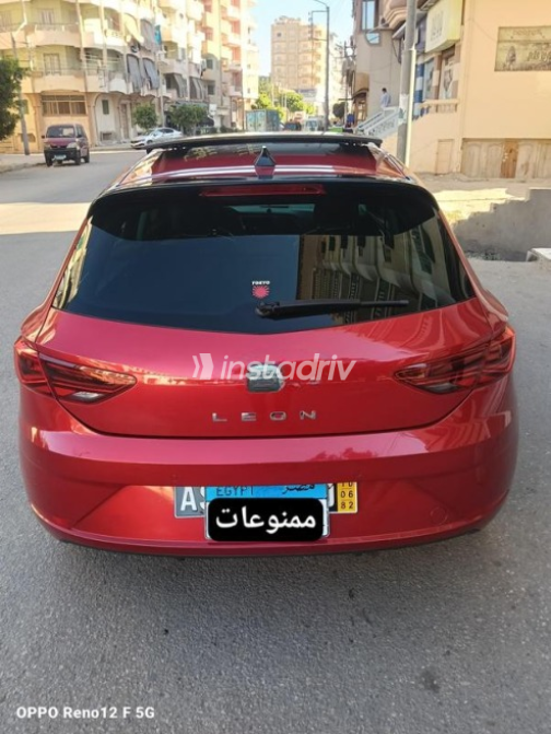 Seat Leon 2020 Burgundy Automatic Used for Sale in Damietta - 6