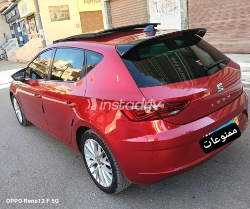 Seat Leon 2020 Burgundy Automatic Used for Sale in Damietta - 8