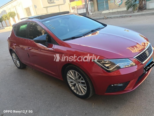 Seat Leon 2020 Burgundy Automatic Used for Sale in Damietta - 9