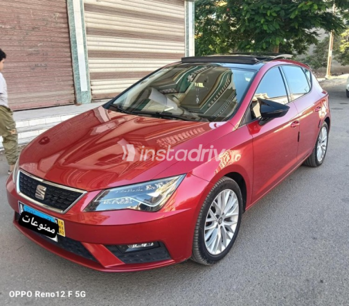 Seat Leon 2020 Burgundy Automatic Used for Sale in Damietta - 10