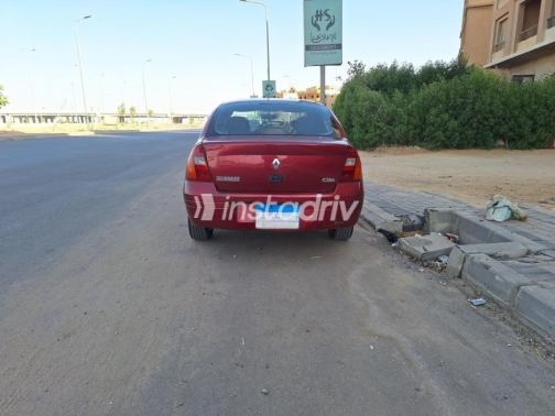 Renault Clio 2001 Red Manual Used for Sale in Hadayek October - 3