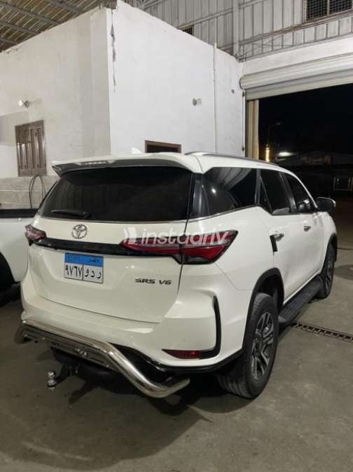 Toyota Fortuner 2026 White Automatic Used for Sale in El Senbellawein - 3
