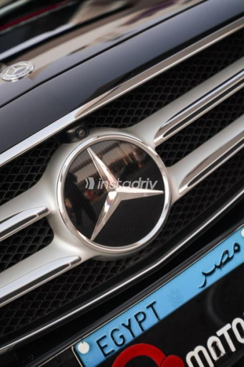 Mercedes E 350 2017 Black Automatic Used for Sale in Cairo - 3