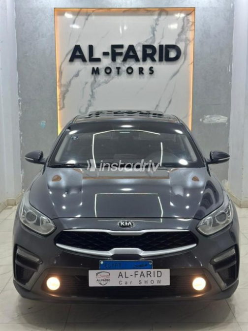 كيا سيراتو 2019 رمادي أوتوماتيك مستعملة للبيع في القاهرة الكبرى ( القاهرة - الجيزة) - 1