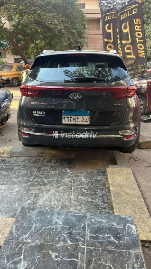 Kia Sportage 2020 Gray Automatic Used for Sale in Mohandessin - 3