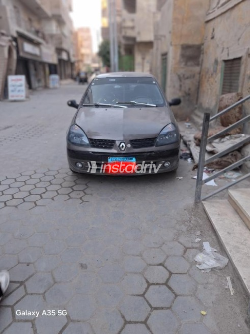 Renault Clio 2002 Silver Manual Used for Sale in Giza - 1
