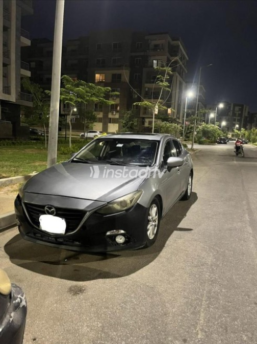 Mazda 3 2017 Silver Automatic Used for Sale in Sheikh Zayed City - 1