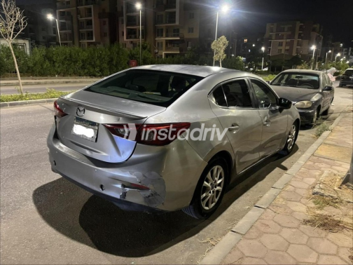 Mazda 3 2017 Silver Automatic Used for Sale in Sheikh Zayed City - 4