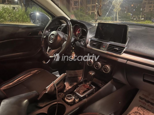 Mazda 3 2017 Silver Automatic Used for Sale in Sheikh Zayed City - 5