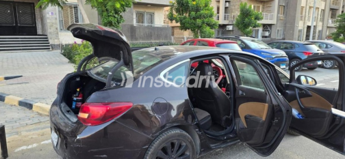 Opel Astra 2013 Brown Automatic Used for Sale in Cairo - 2