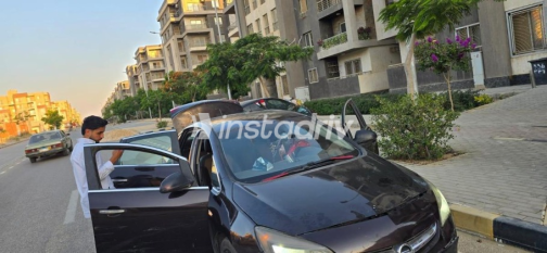 Opel Astra 2013 Brown Automatic Used for Sale in Cairo - 6
