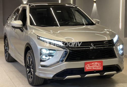 Mitsubishi Eclipse Cross 2024 Silver Automatic Used for Sale in Cairo - 3