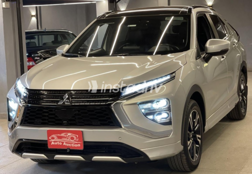Mitsubishi Eclipse Cross 2024 Silver Automatic Used for Sale in Cairo - 4