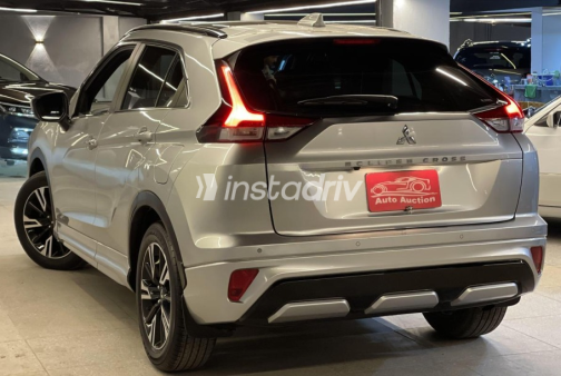 Mitsubishi Eclipse Cross 2024 Silver Automatic Used for Sale in Cairo - 8