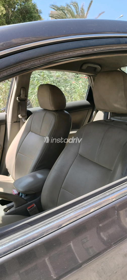 Nissan Sentra 2017 Gray Automatic Used for Sale in Greater Cairo ( Cairo + Giza) - 7