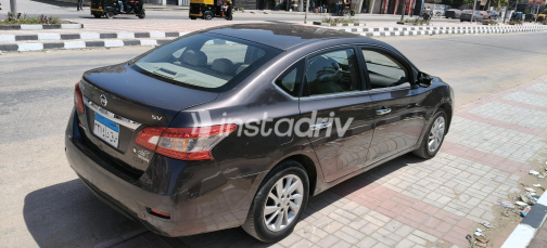 Nissan Sentra 2017 Gray Automatic Used for Sale in Greater Cairo ( Cairo + Giza) - 9