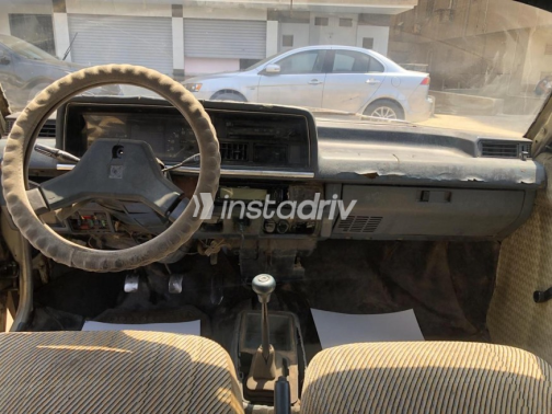 Mazda 323 1982 Gold Manual Used for Sale in Nasr city - 3