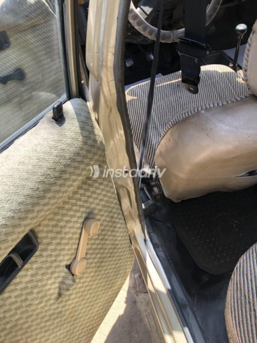 Mazda 323 1982 Gold Manual Used for Sale in Nasr city - 6