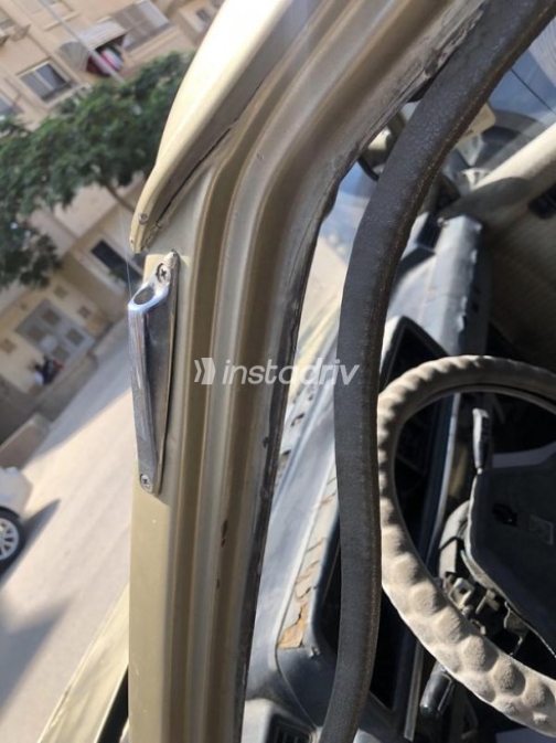 Mazda 323 1982 Gold Manual Used for Sale in Nasr city - 7
