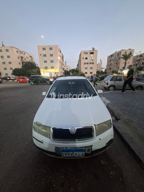 سكودا فابيا 2001 أبيض يدوي مستعملة للبيع في القاهرة الكبرى ( القاهرة - الجيزة) - 4