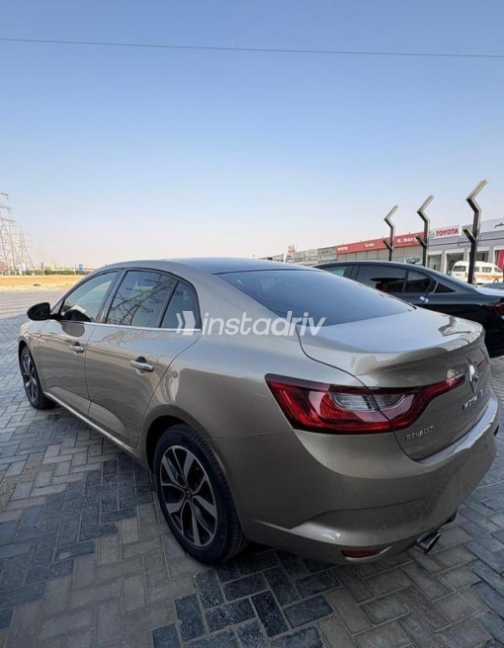 رينو ميجان 2020 ذهبي أوتوماتيك مستعملة للبيع في مدينتى - 2