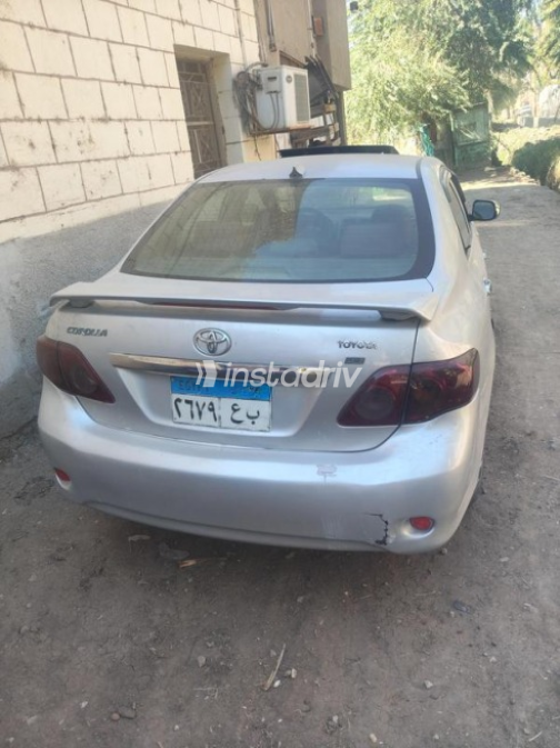 Toyota Corolla 2009 Silver Automatic Used for Sale in Faiyum - 2