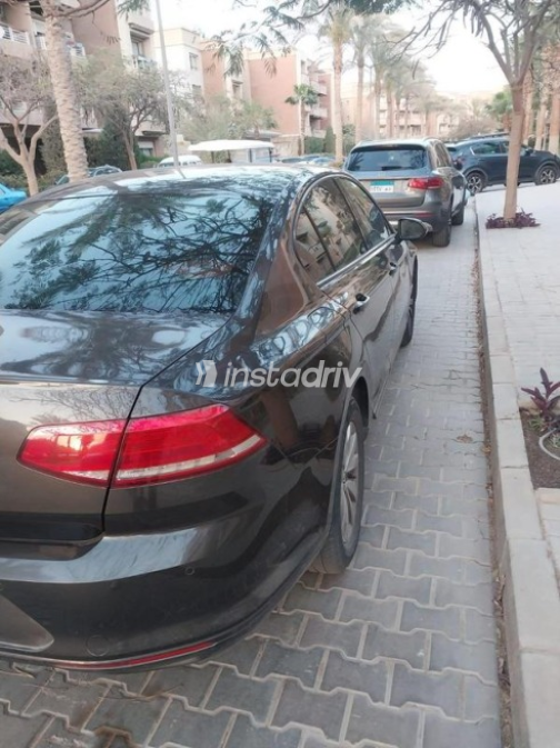 فولكس فاغن باسات 2018 رمادي أوتوماتيك مستعملة للبيع في مدينة الشيخ زايد - 3