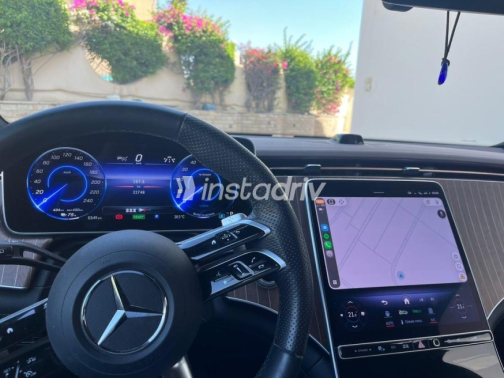 Mercedes E 350 2024 Black Automatic Used for Sale in Sheikh Zayed City - 5