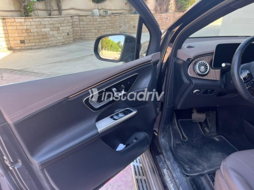 Mercedes E 350 2024 Black Automatic Used for Sale in Sheikh Zayed City - 6