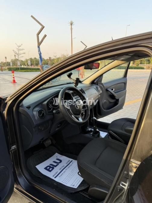 Renault Logan 2021 Black Automatic Used for Sale in Cairo - 5