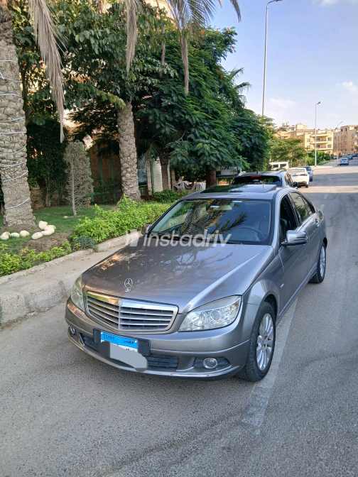 Mercedes C 250 2011 Gray Automatic Used for Sale in Greater Cairo ( Cairo + Giza) - 10
