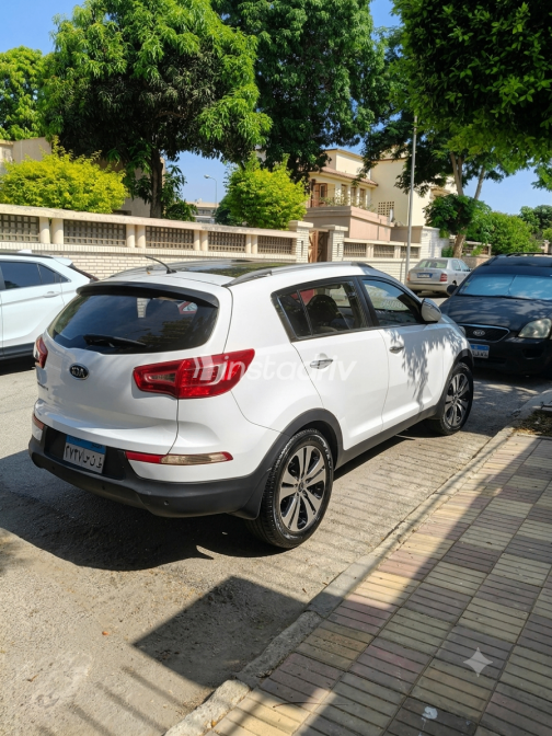 Kia Sportage 2012 White Automatic Used for Sale in Greater Cairo ( Cairo + Giza) - 2