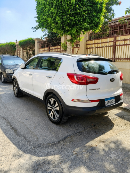Kia Sportage 2012 White Automatic Used for Sale in Greater Cairo ( Cairo + Giza) - 3