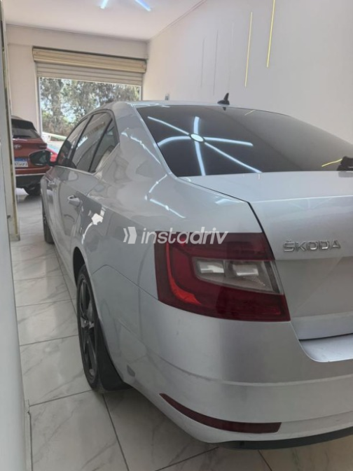 Skoda Octavia 2020 Silver Automatic Used for Sale in Alexandria - 3